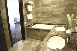 Отель Маристелла Морская Резиденция Одесса Улучшенный двухместный номер с 1 кроватью или 2 отдельными кроватями-4