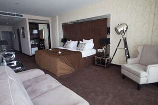 Отель Маристелла Морская Резиденция Одесса Стандартный двухместный номер с 1 кроватью или 2 отдельными кроватями и балконом, вид на море-1